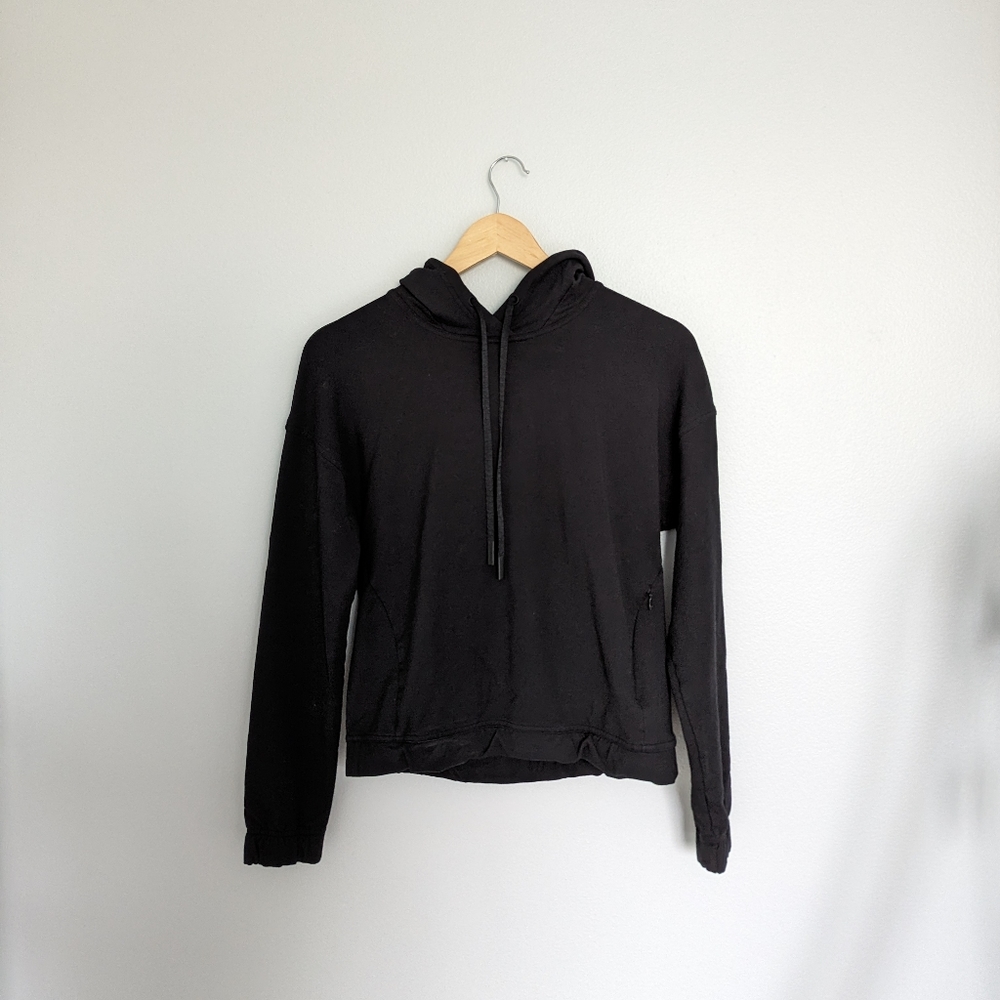 Lululemon Twisted & Tucked Pullover in Black Size 4